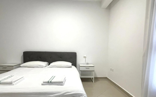 Stylish 3BR Golf Residence Eilat