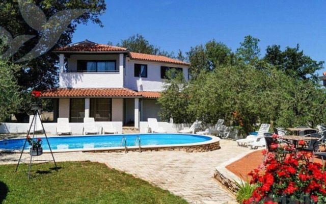 Splendid Poreč Holiday Home With Swimming Pool