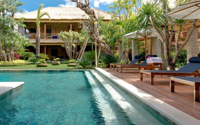 Villa 5 Br - 2 min Walk From Kudeta