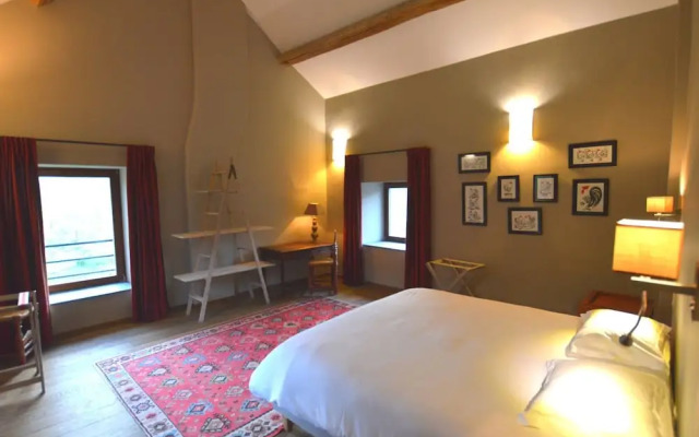 Lovely Holiday Home In Mettet With Garden