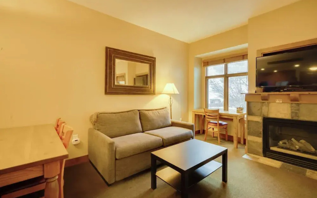 Ski-in/ski-out Park City Studio w/ Pool Access!
