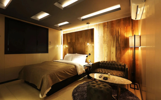Rainbow Hotel