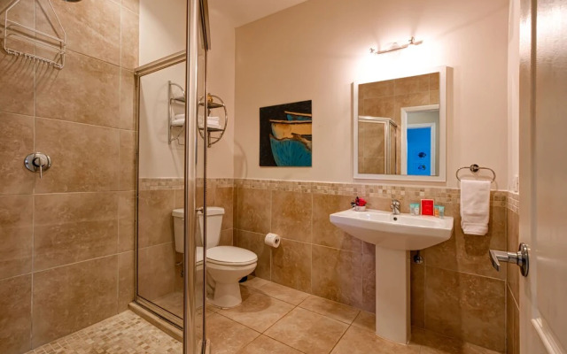 Golfcourse Tropical Guest House Private Pool in Tierra del Sol!