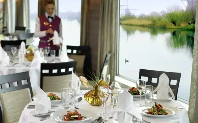 Fairtours Hotelschiff 5* Köln