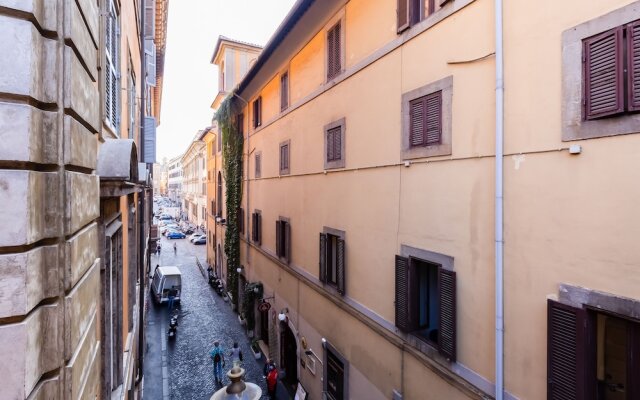 Wonderful Apartment Near The Trevi Fountain