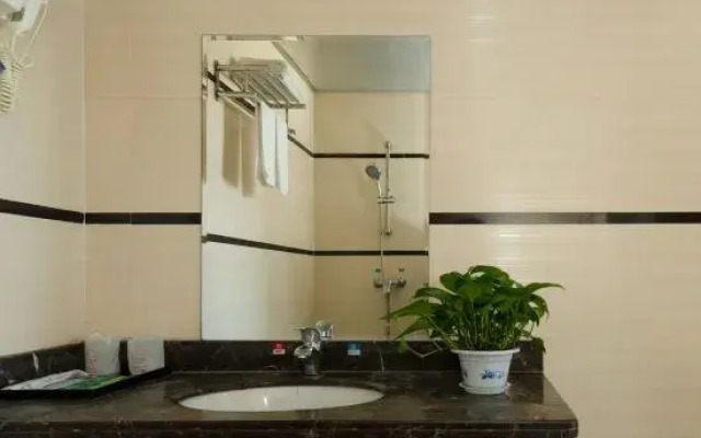 Chunhui Business Hotel