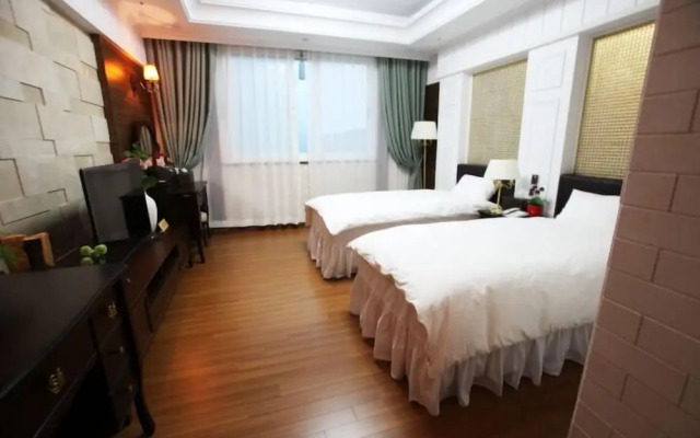 Happiness CC Hotel