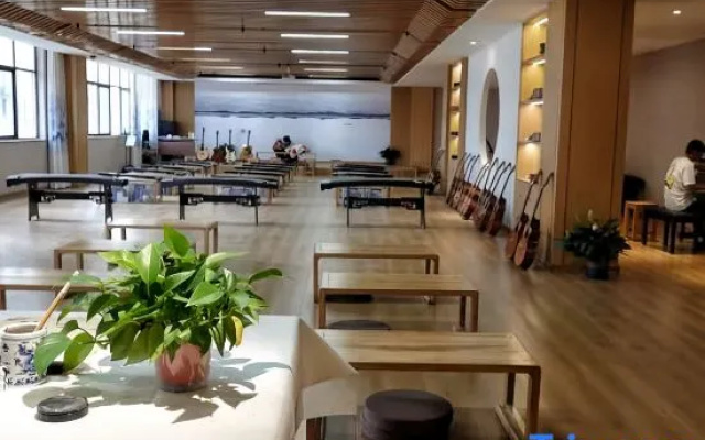 Suide Humanities Hotel (Henan Mechanical and Electrical College)