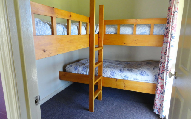 High View Family Cottages