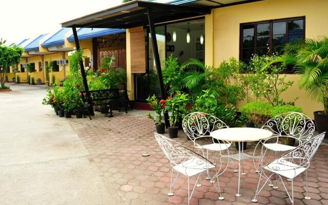 Antonio's Apartelle & Suites