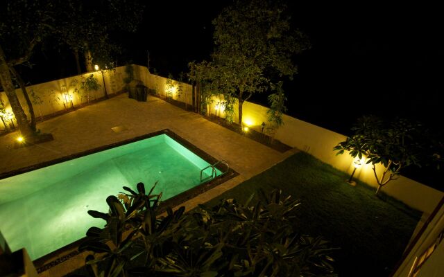 Clove Villa