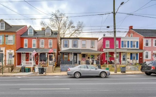 WFH Space & Yard! Walkable Lancaster Row Home