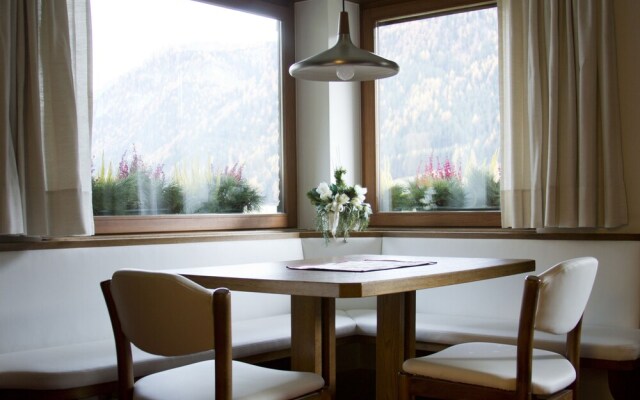 Apartment 4 Holiday - Meisules