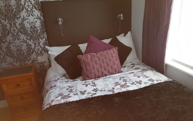 The Cresta Guest House