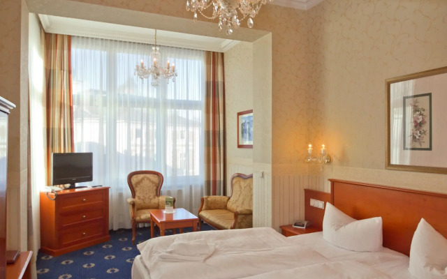 Villa Esplanade mit Aurora