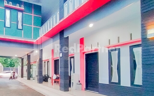 Indah Savana Hotel Mitra RedDoorz