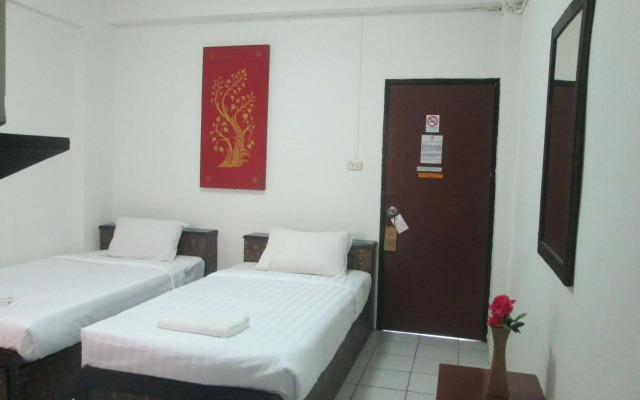 Royal Guesthouse at Chiang Mai Old City By Hjz