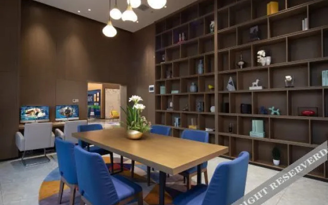 Dongying Plaza Le Peng Hotel