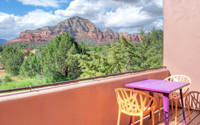 Furnished Patio & Views: West Sedona House!
