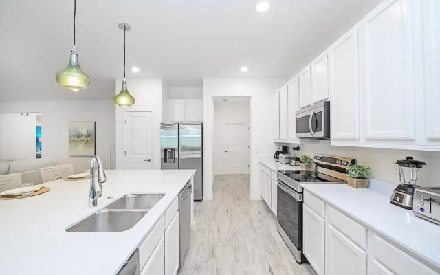 Upstay - Magic Mansion w Pool-spa-cinema-games