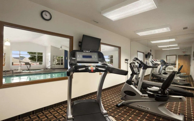 Baymont Inn & Suites Lincoln