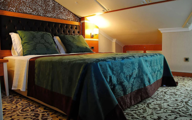 Malahit Exclusive City Hotel