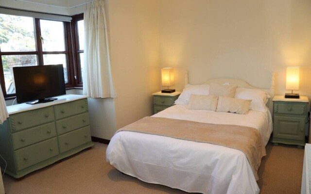 Beautiful 4-bed House, Polperro With Harbour Views