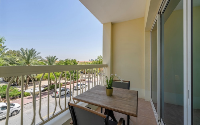 Marco Polo - Spacious Studio Lush View