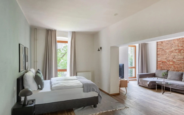 Schoenhouse Avenue by Limehome