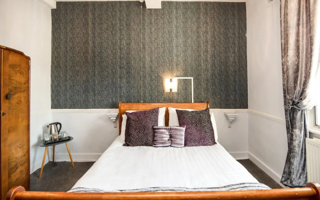 Hardwicke Arms Hotel