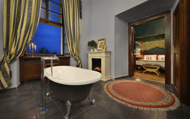 Chateau Loucen Garden Retreat