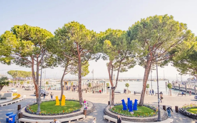 Romantic Coast View - Italian Homing