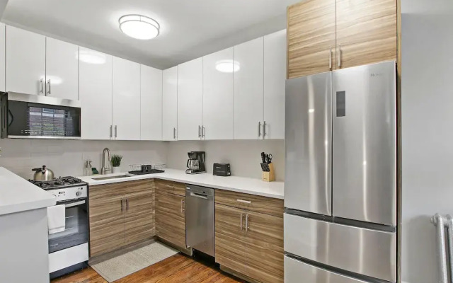 Lovely 1BR in Evanston -Elmwood 105