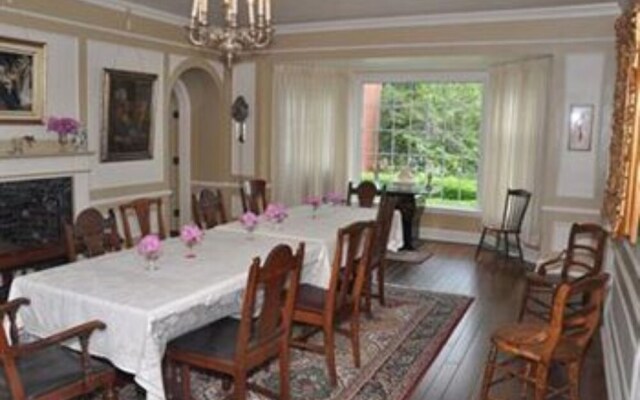 Robertshaw Country House Bed & Breakfast