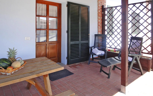 Apartment in Vinci With Pool & Wellness