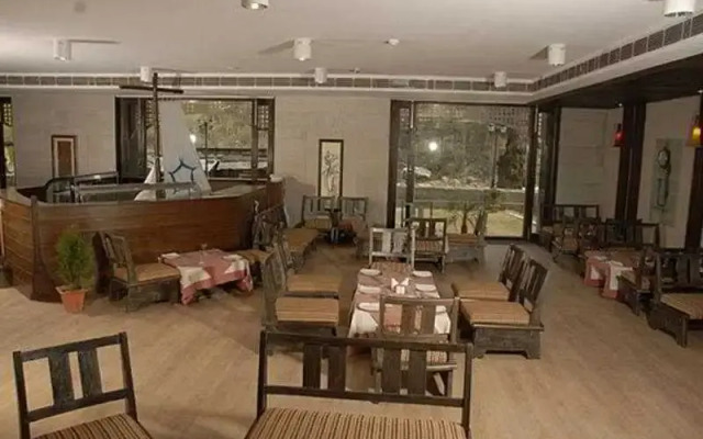 The River Crescent Resort