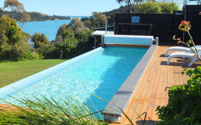 Le Chalet Waiheke Apartments