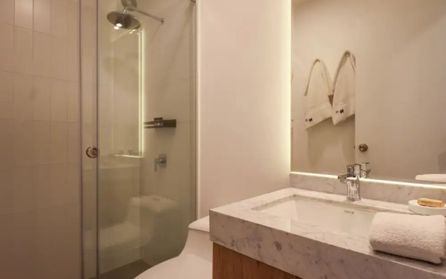 w Phenomenal 2BR With Balcony in San Isidro