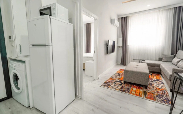Charming and Central Flat Near Beach in Muratpasa
