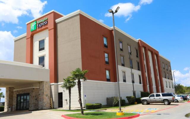 Holiday Inn Express : Hillsboro I-35, an IHG Hotel