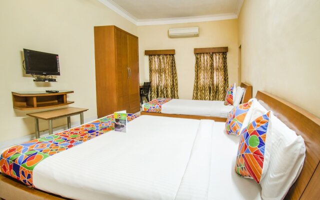 Kumar's White House Hotel