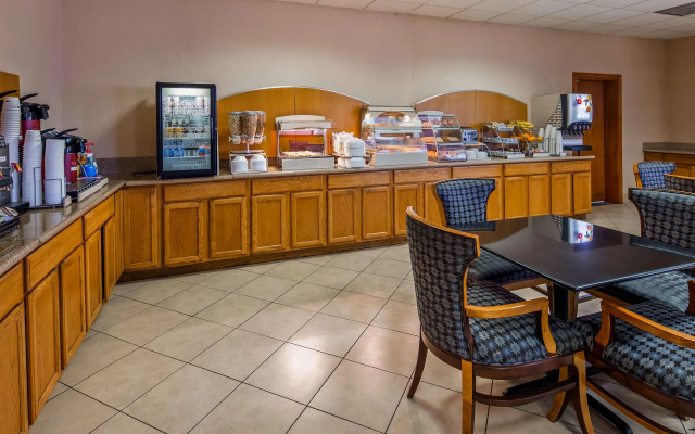 Clarion Pointe Jacksonville near Camp Lejeune