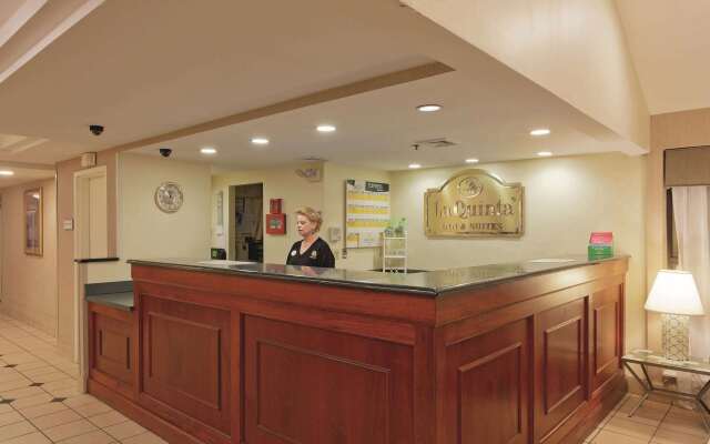 La Quinta Inn & Suites by Wyndham Warwick Providence Airport