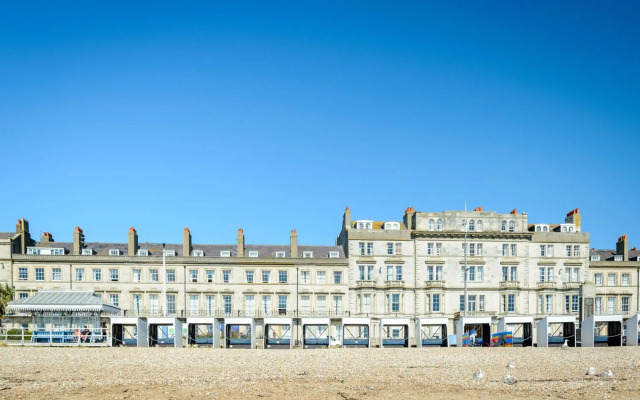 Russell Hotel