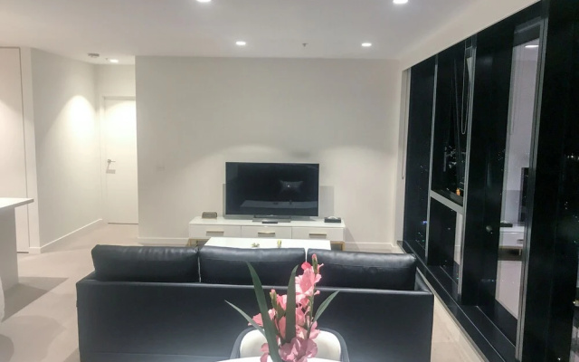 Melbourne Southbank Platinum Tower Apartment – Lobby – Melbourne