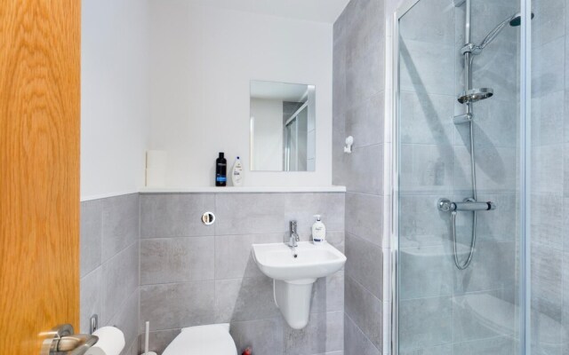 Superb 2BD Apartment in Salford With a View