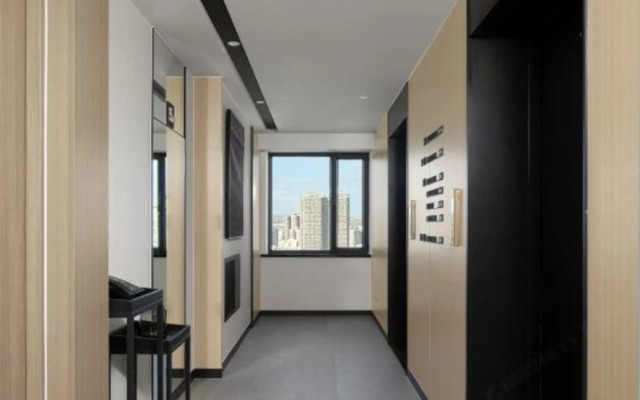 Modern Four Seasons Hotel (Xinhuijia Branch)