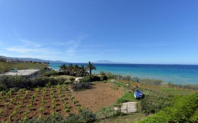 Galini Beach Villa