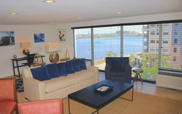 Southbank Hotel by Marriott Jacksonville Riverwalk
