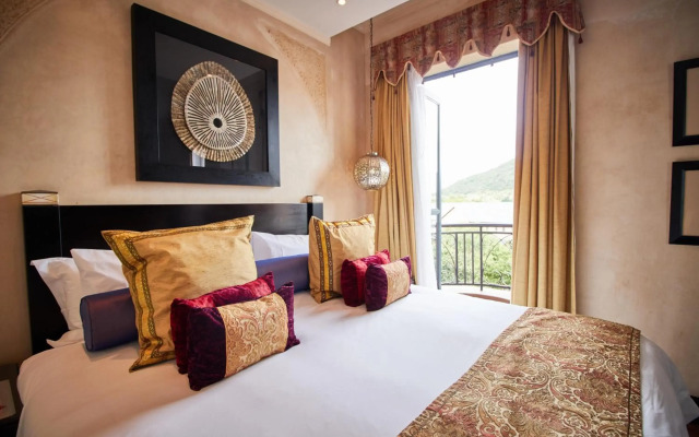 Royal Elephant Hotel & Conference Centre